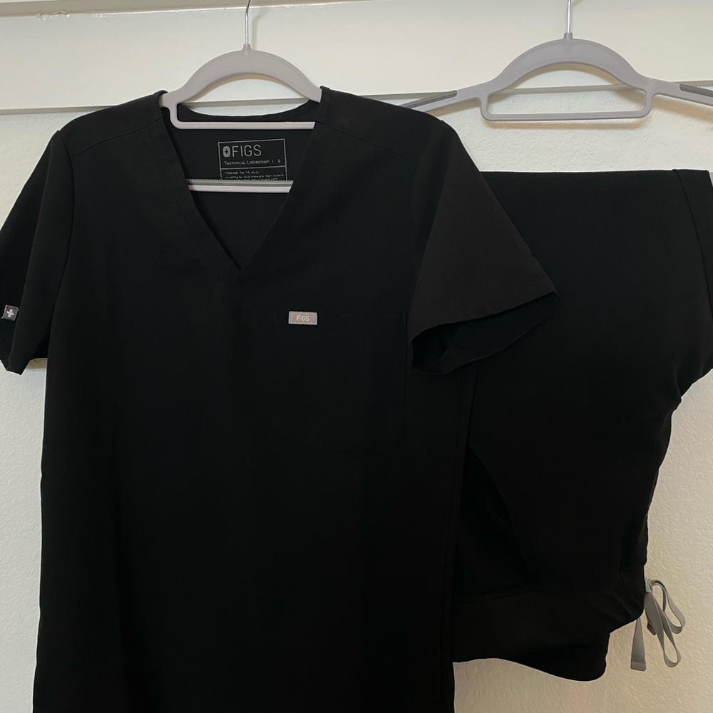 Figs scrubs set